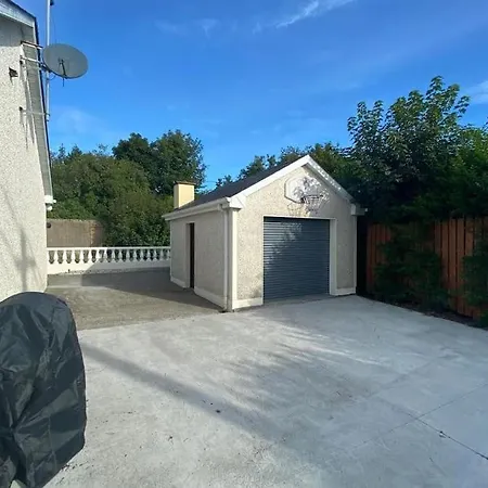 Cheerful 3 Bedroom House With Fantastic Views 度假居