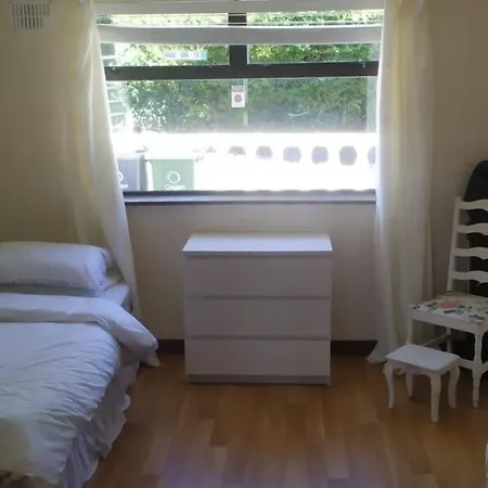 Cheerful 3 Bedroom House With Fantastic Views 度假居