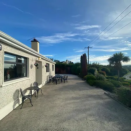 Cheerful 3 Bedroom House With Fantastic Views